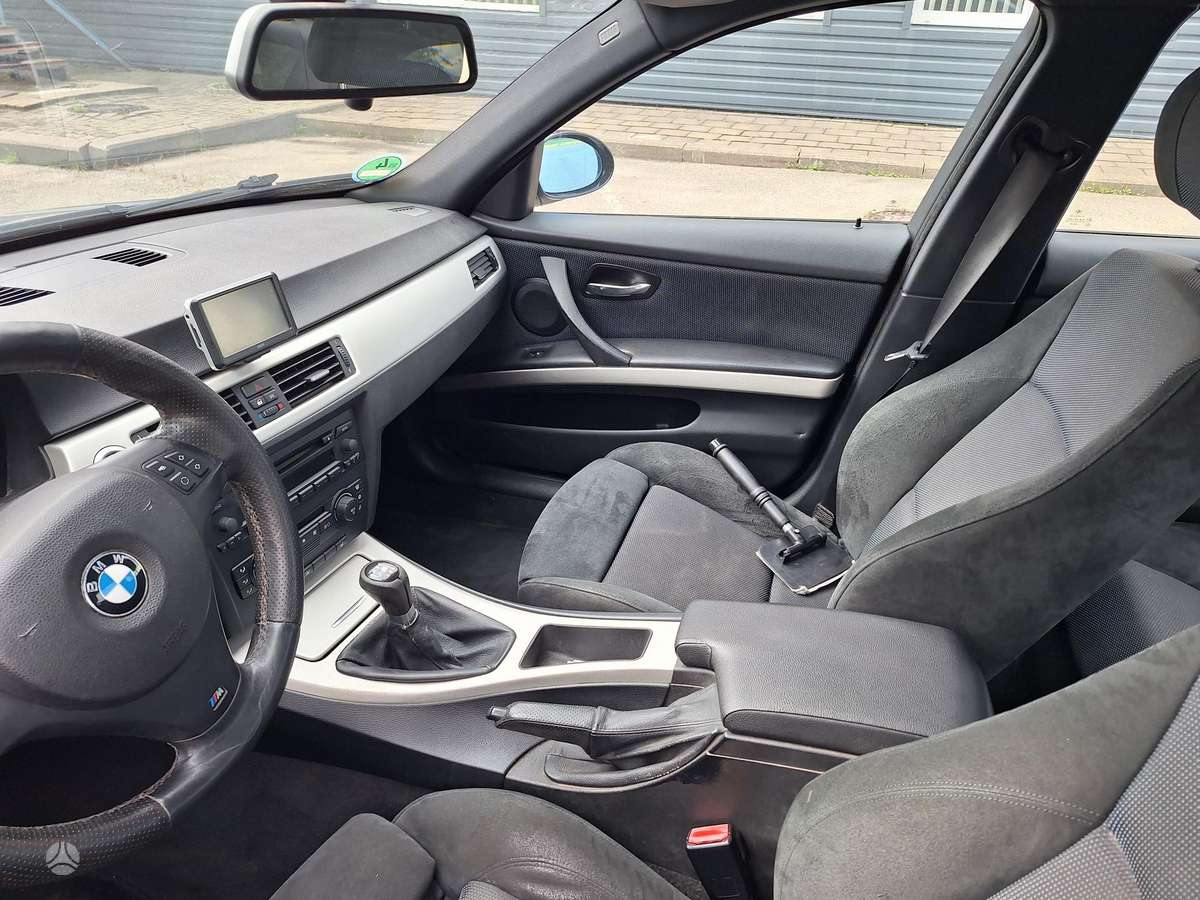 BMW 325, 2.5 l., Седан