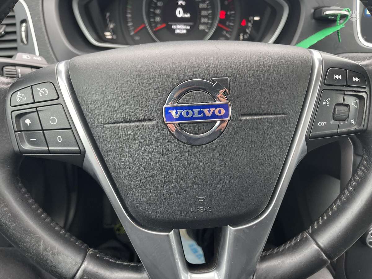 Volvo V40, 1.6 l., hatchback