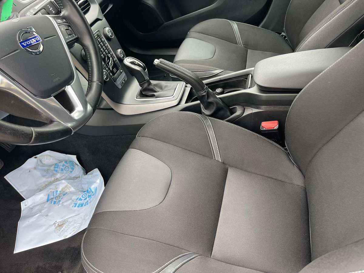 Volvo V40, 1.6 l., hatchback
