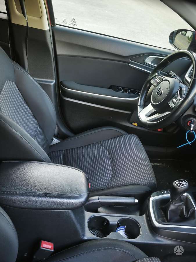 Kia Ceed, 1.6 l., Хэтчбек