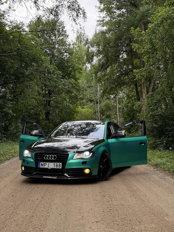 Audi A4, 1.8 l., Седан