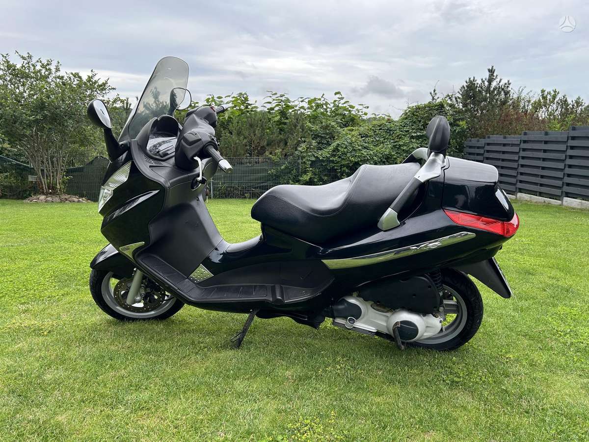Piaggio X8 250cc, scooters / mopeds