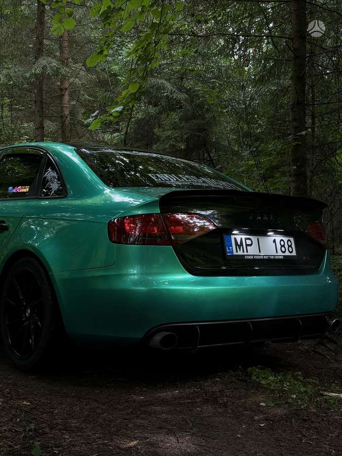 Audi A4, 1.8 l., Седан