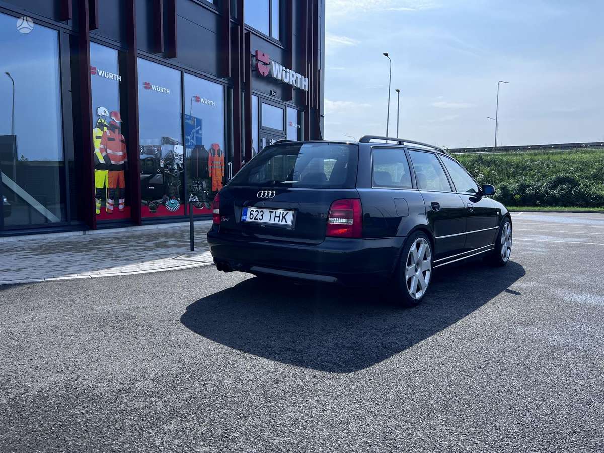 Audi S4, universalas