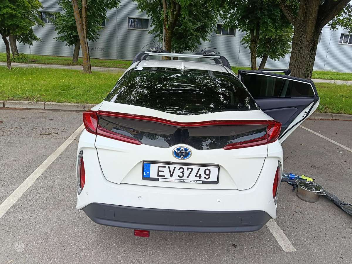 Toyota Prius Prime - 2