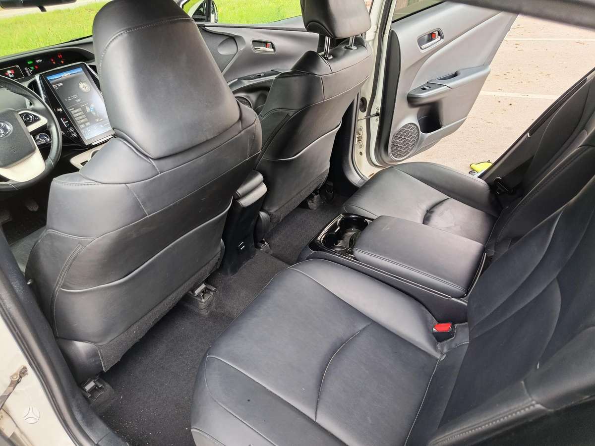 Toyota Prius Prime - 8