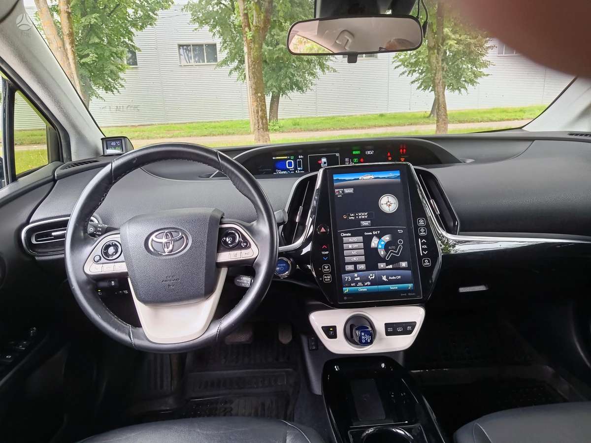 Toyota Prius Prime - 11
