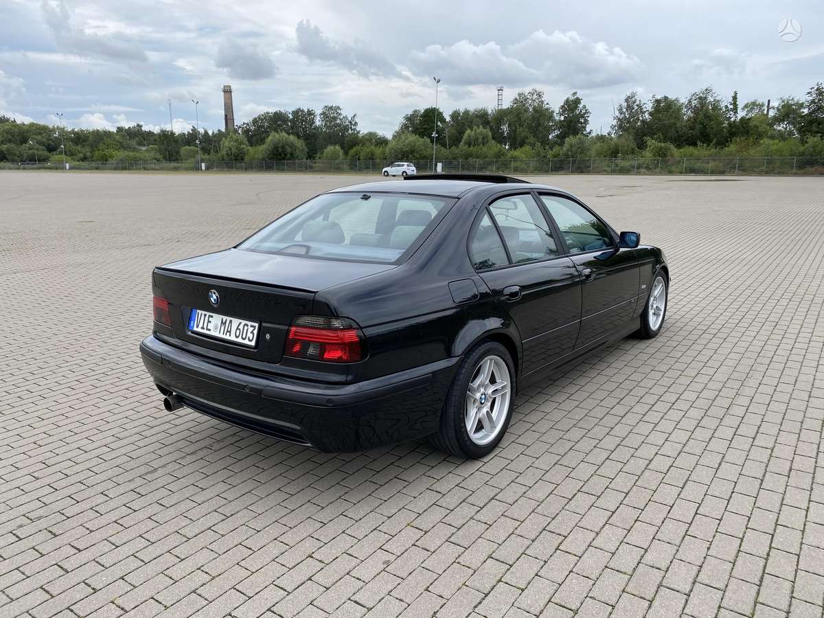 BMW 525, 2.5 l., Седан