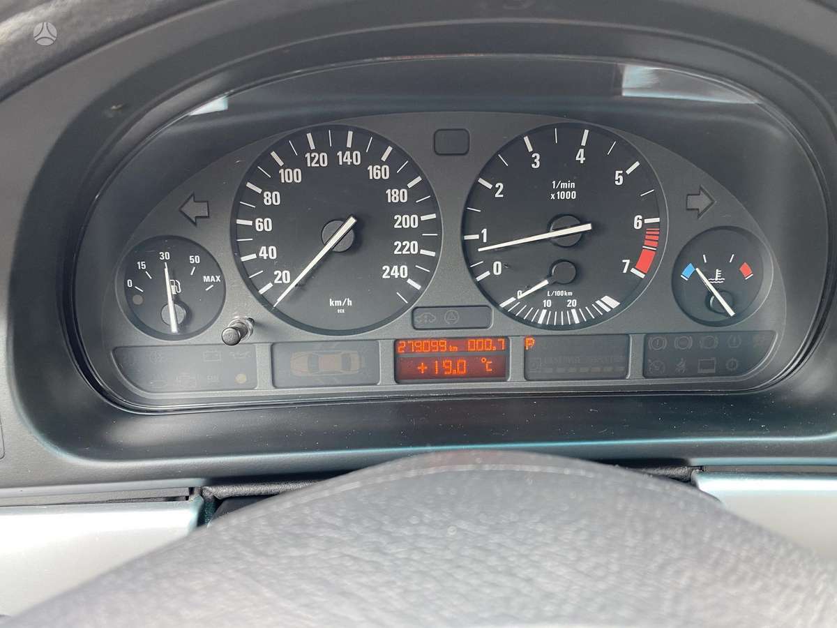 BMW 525, 2.5 l., Седан