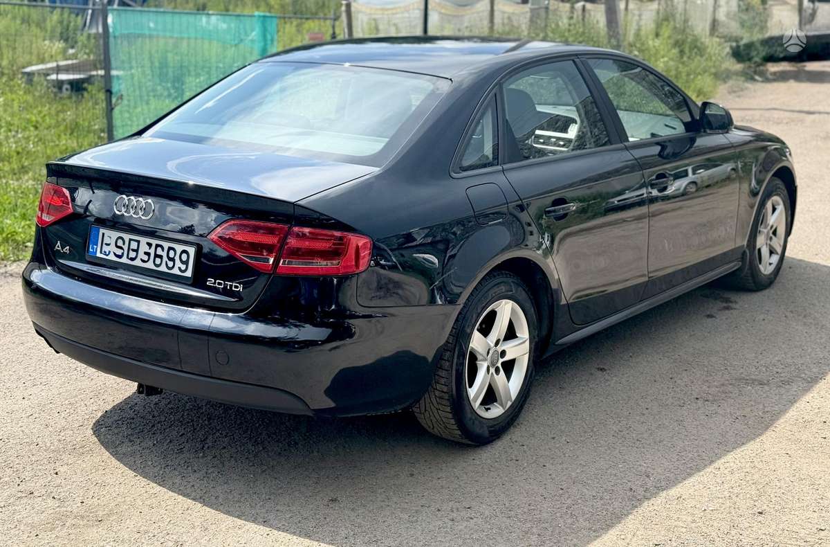 Audi A4, 2.0 l., Седан