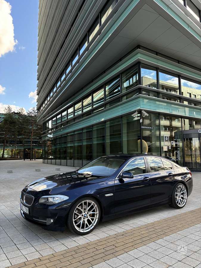 BMW 520, 2.0 l., Седан