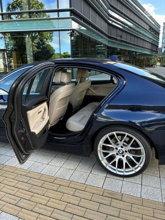 BMW 520, 2.0 l., Седан