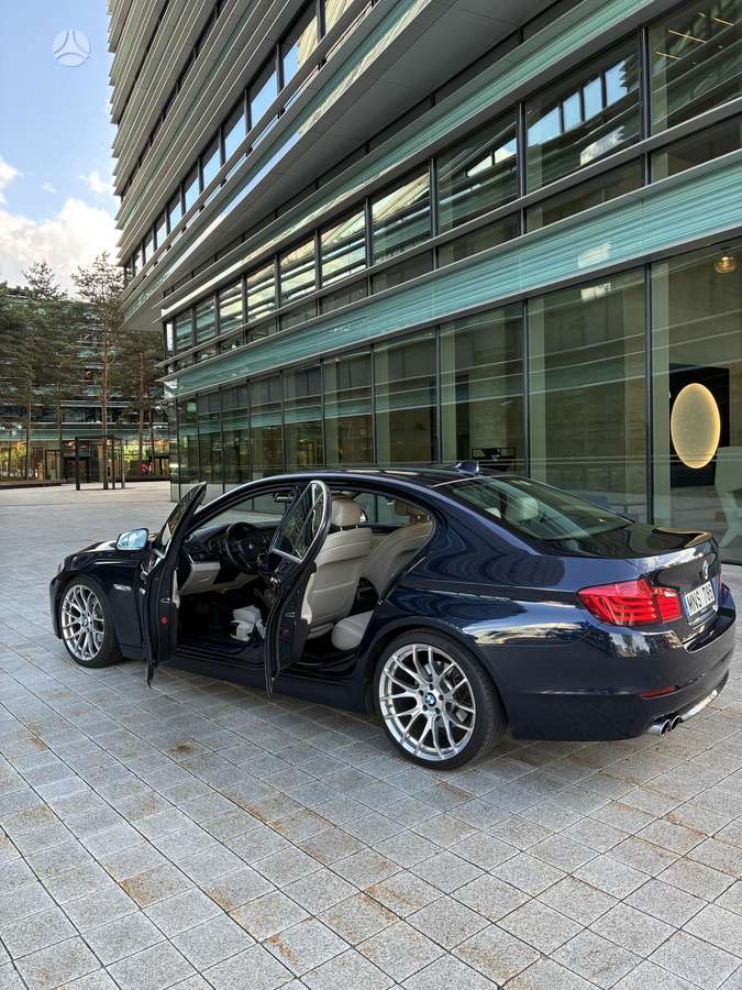 BMW 520, 2.0 l., Седан
