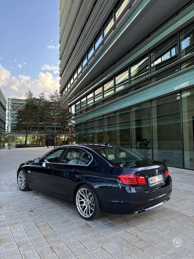 BMW 520, 2.0 l., Седан