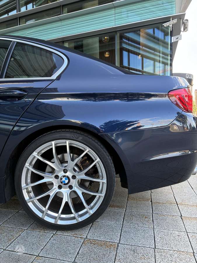 BMW 520, 2.0 l., Седан