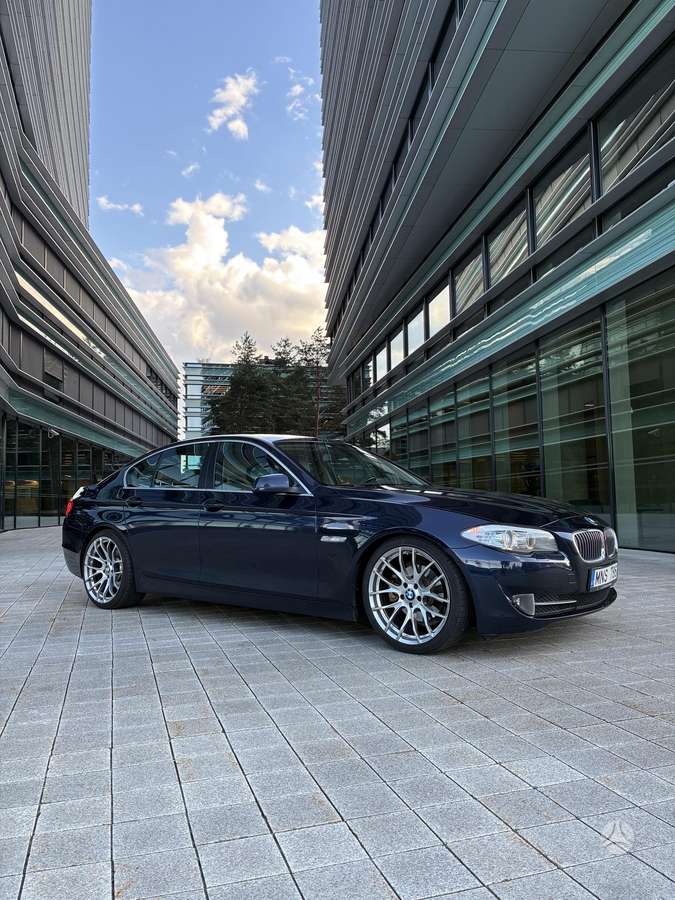 BMW 520, 2.0 l., Седан