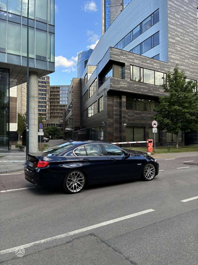 BMW 520, 2.0 l., Седан