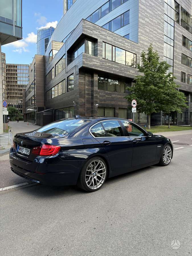 BMW 520, 2.0 l., Седан