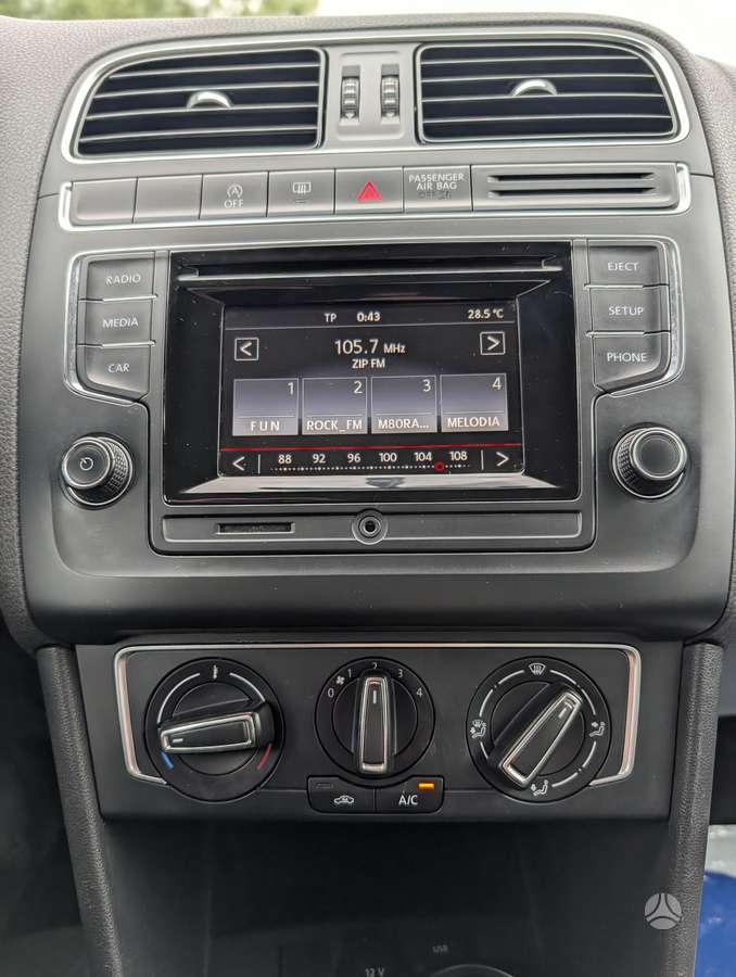 Volkswagen Polo - 11