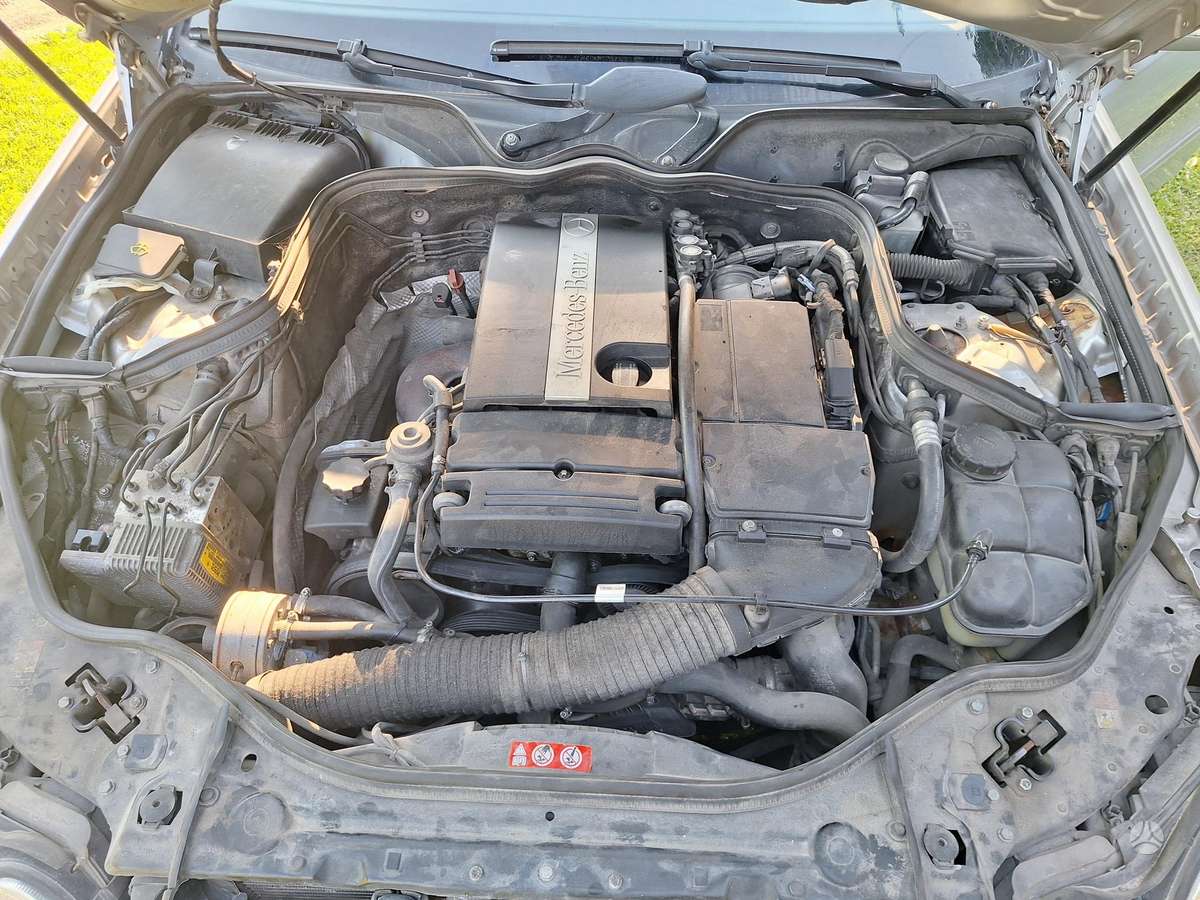 Mercedes-Benz E200