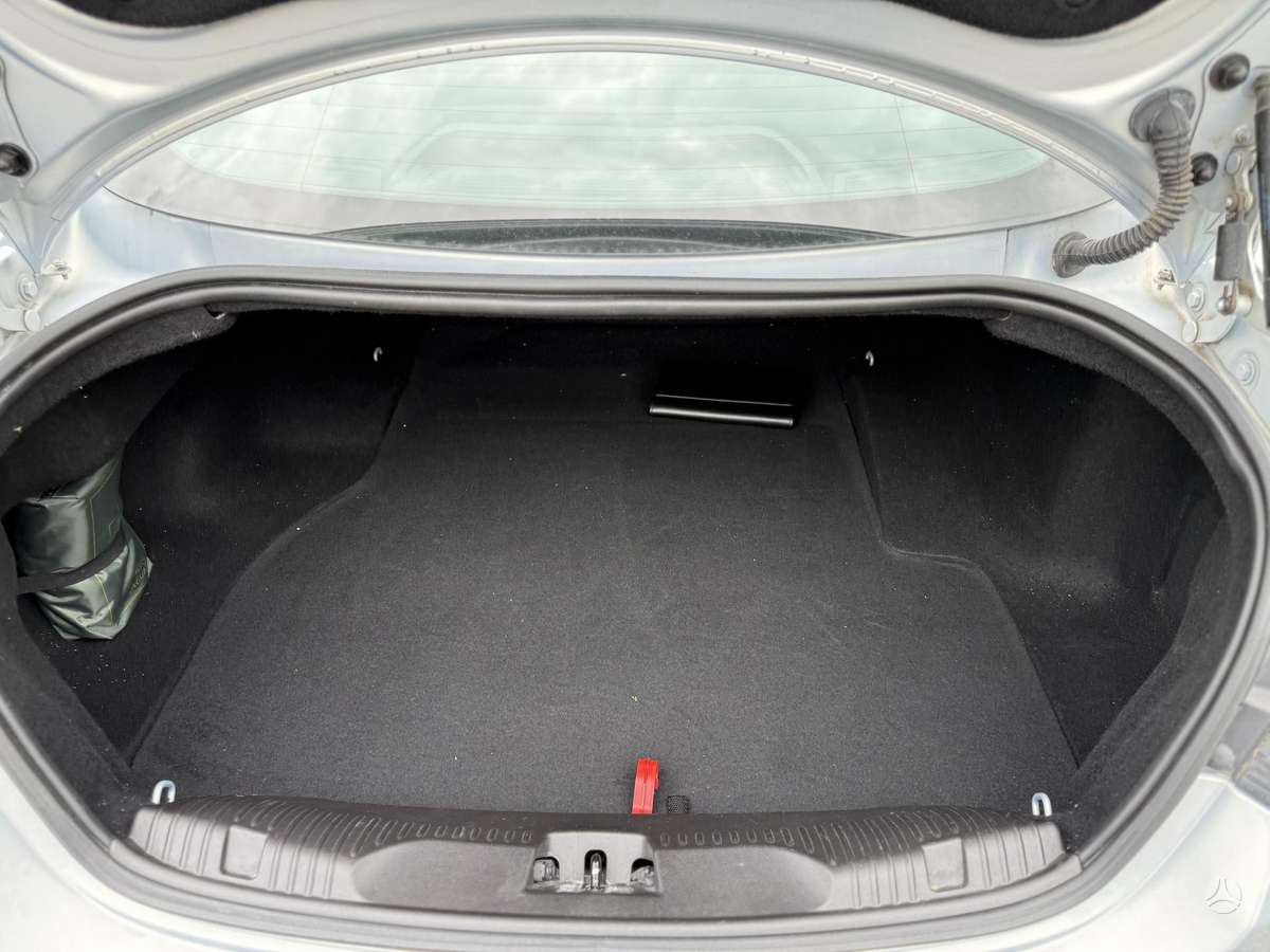 Jaguar XE, 2.2 l., Седан