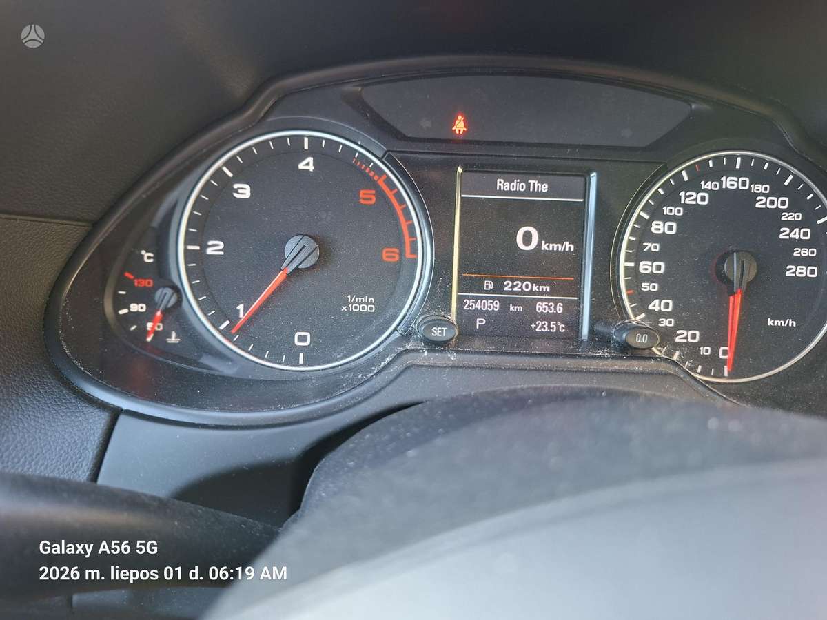 Audi Q5, 2.0 l., off-road / crossover