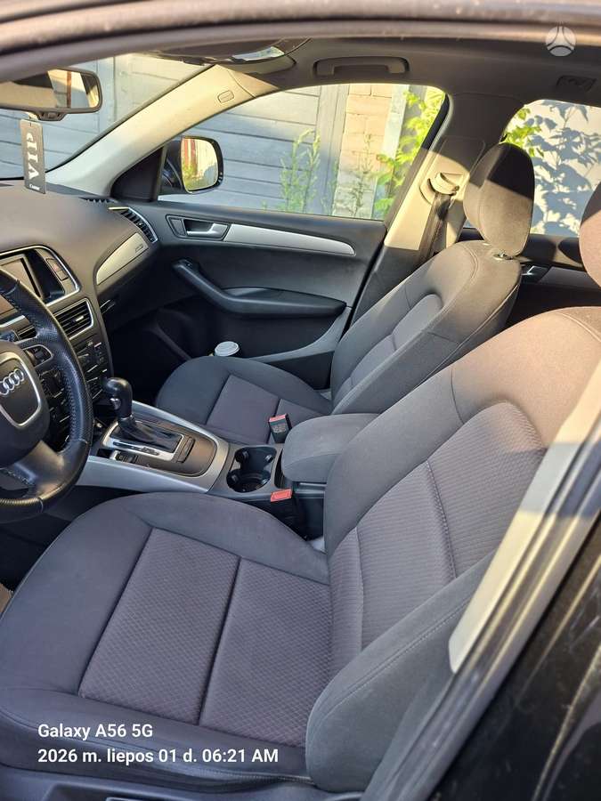 Audi Q5, 2.0 l., off-road / crossover