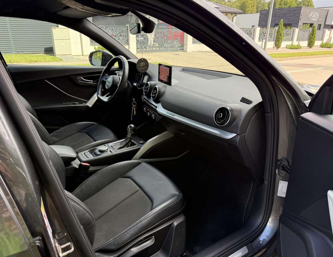Audi Q2, 2.0 l., off-road / crossover