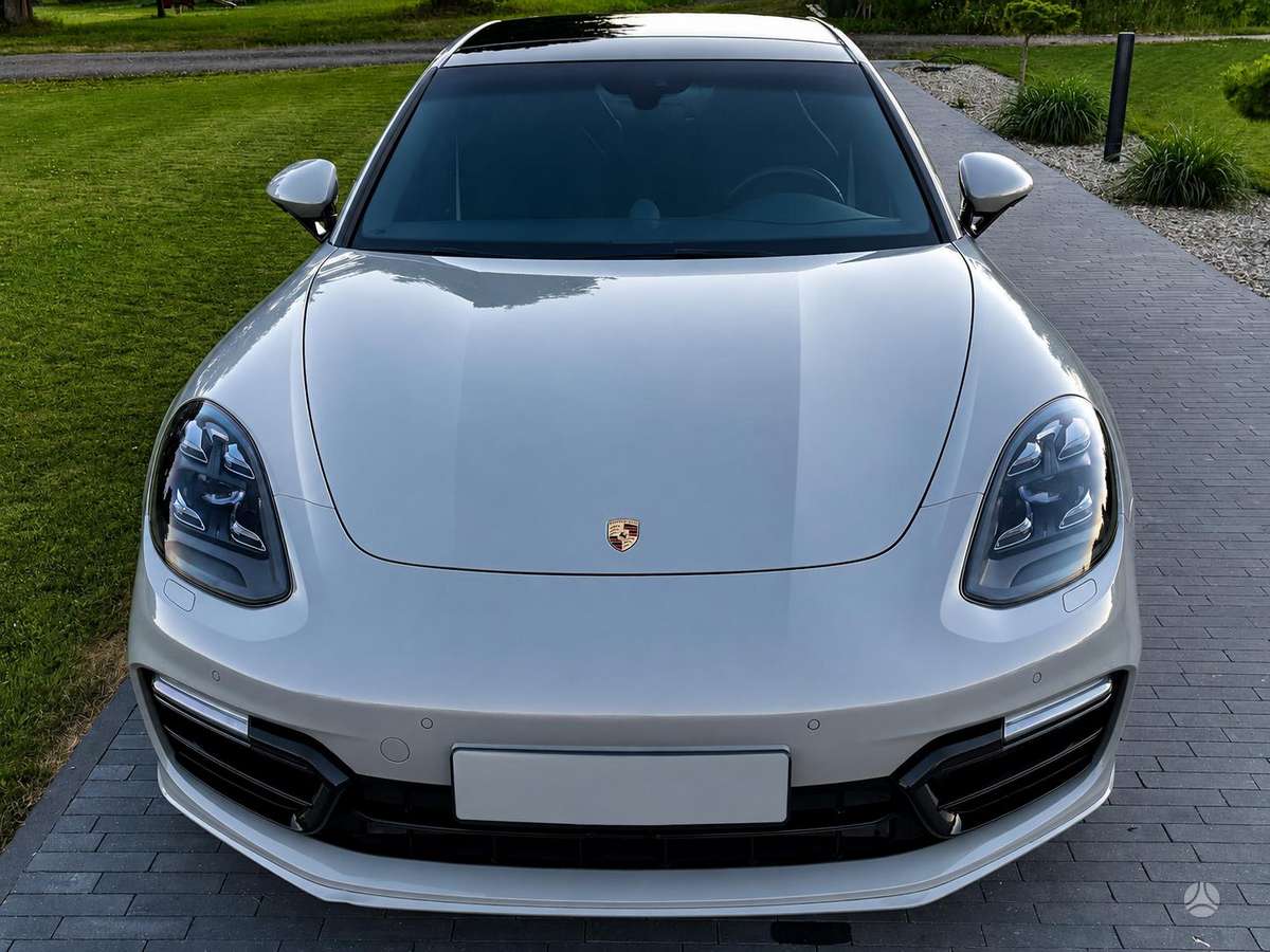 Porsche Panamera - 3