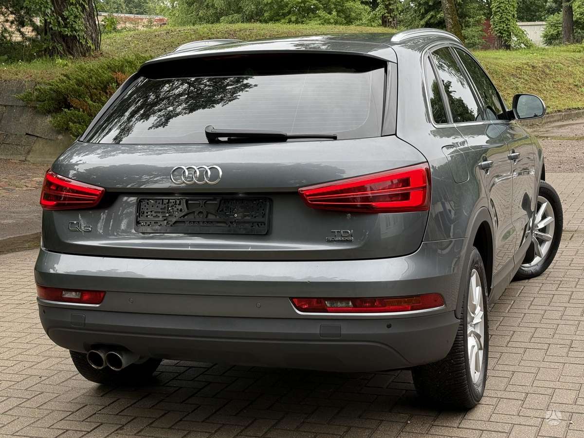 Audi Q3, 2.0 l., off-road / crossover