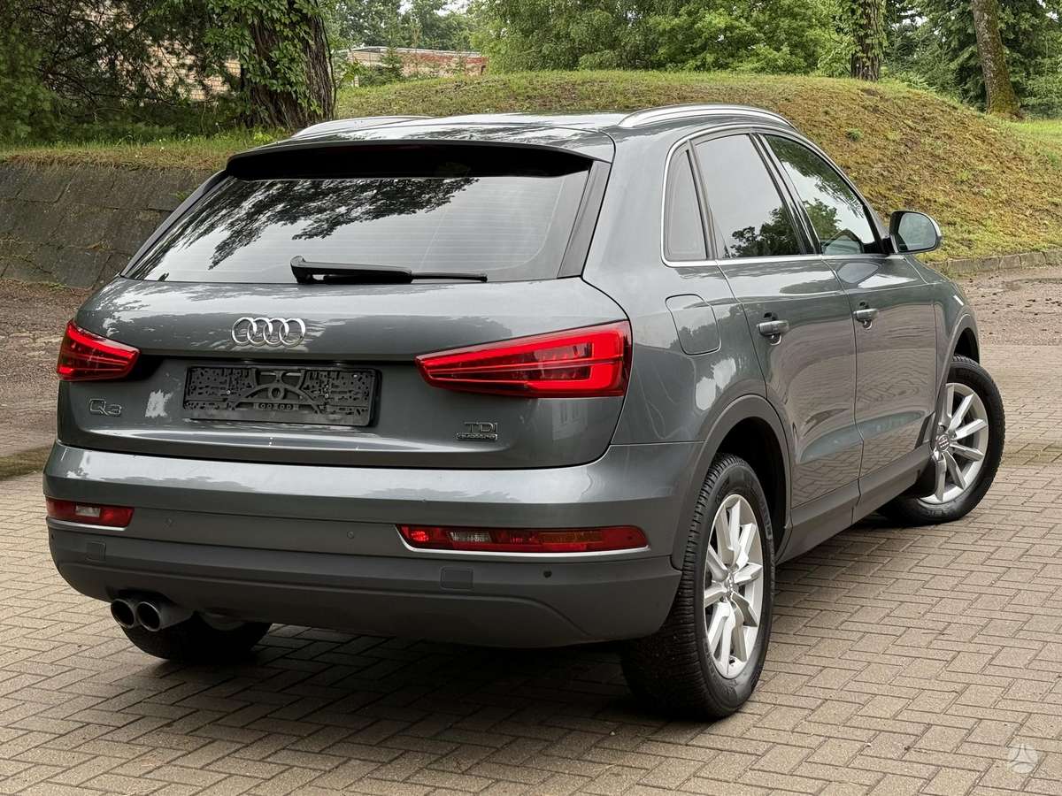 Audi Q3, 2.0 l., off-road / crossover