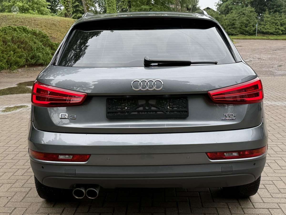Audi Q3, 2.0 l., off-road / crossover