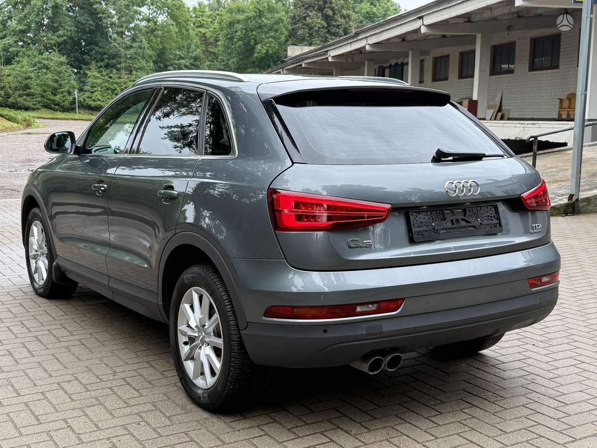 Audi Q3, 2.0 l., off-road / crossover