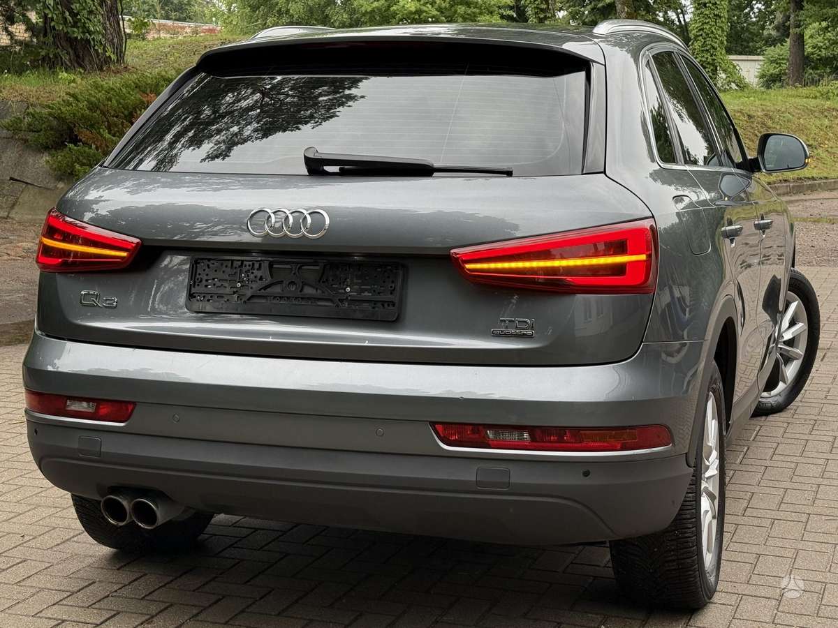 Audi Q3, 2.0 l., off-road / crossover