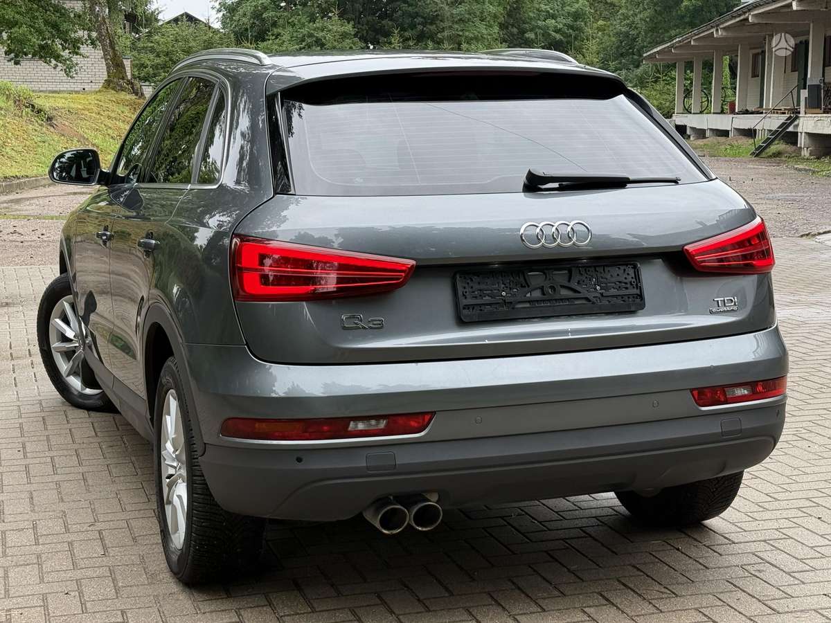 Audi Q3, 2.0 l., off-road / crossover