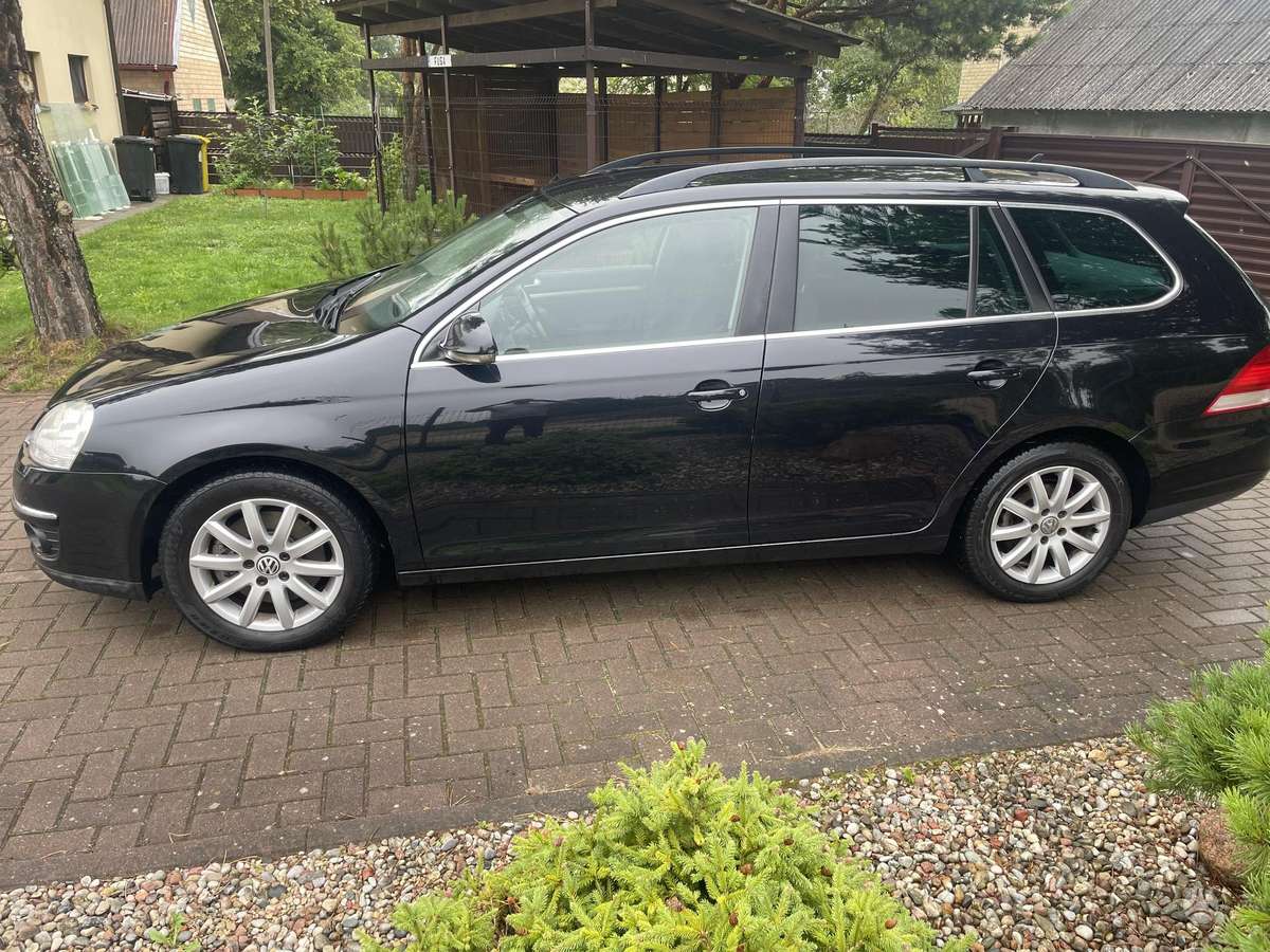 Volkswagen Golf - 6