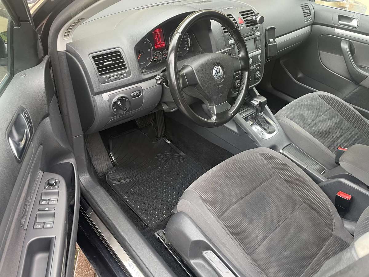 Volkswagen Golf - 8