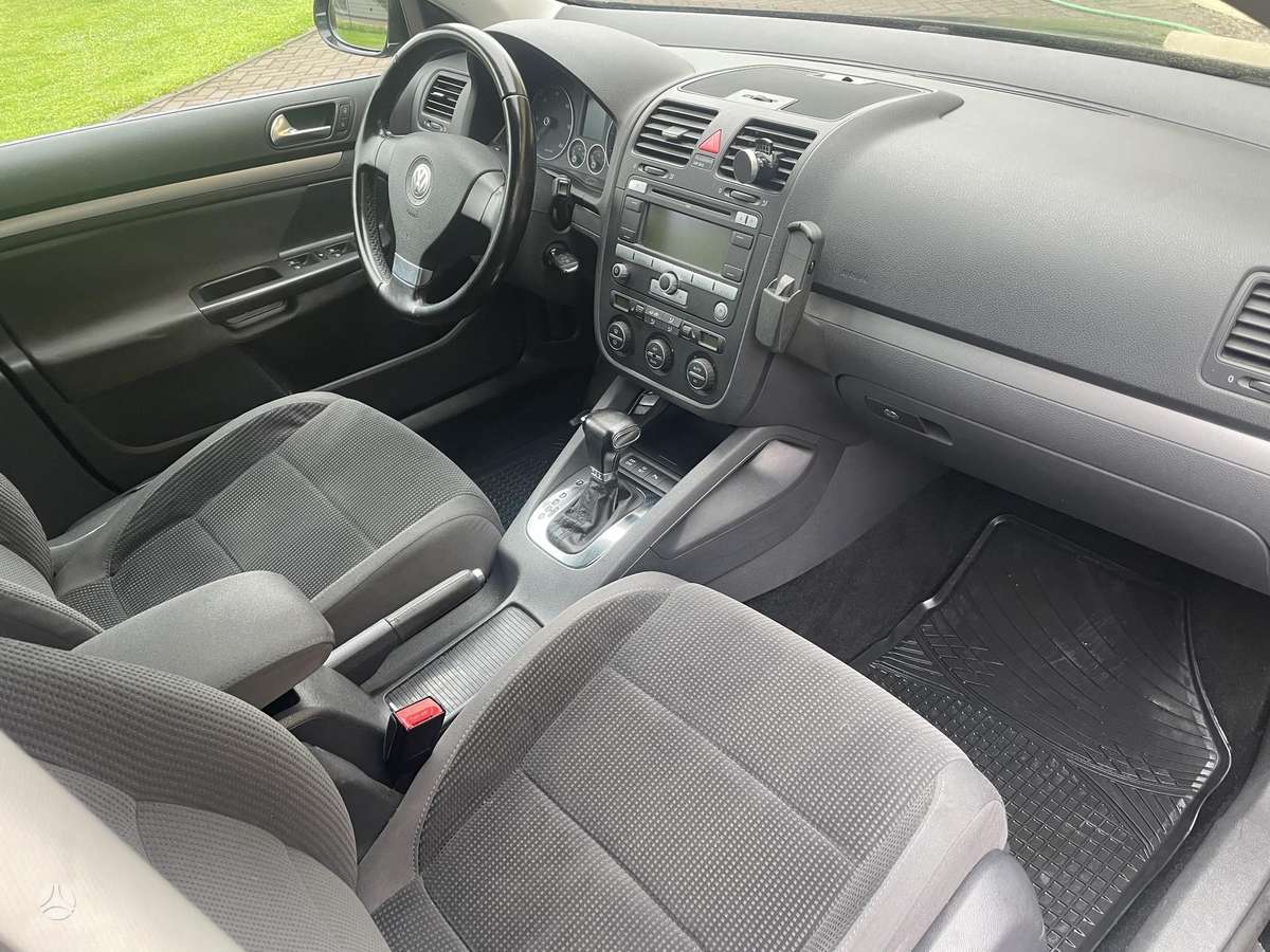 Volkswagen Golf - 9