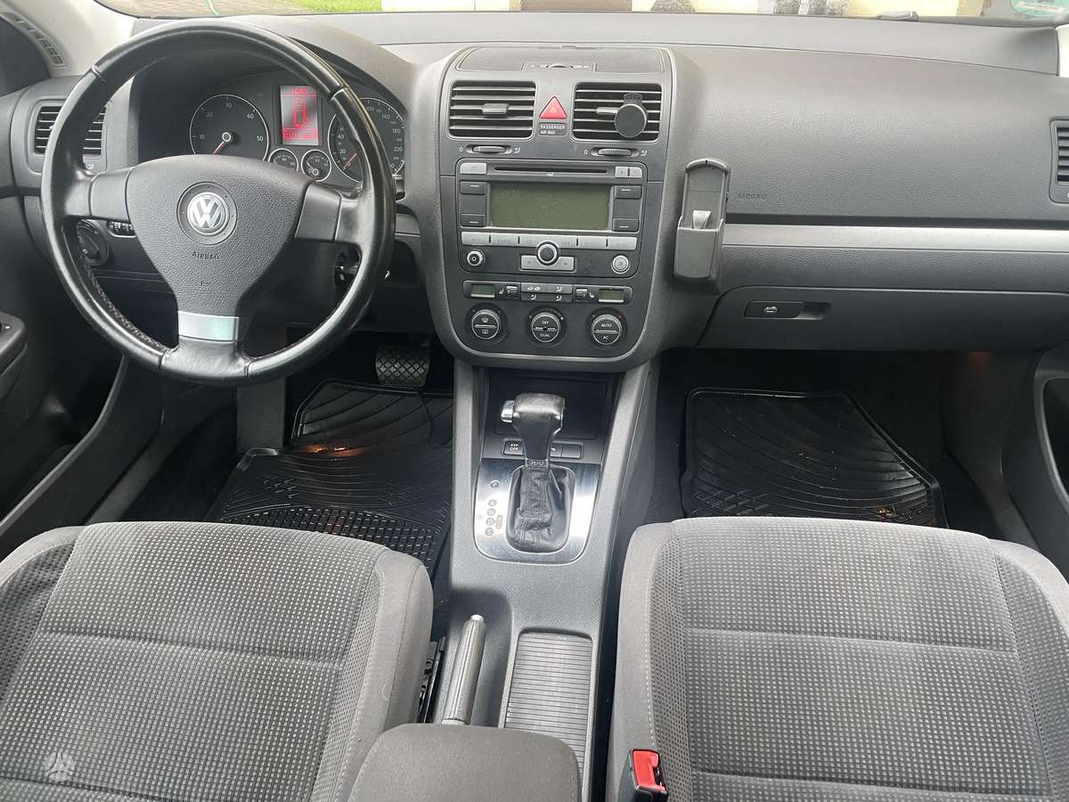 Volkswagen Golf - 11