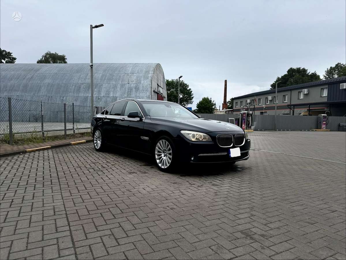 BMW 740, 3.0 l., Седан