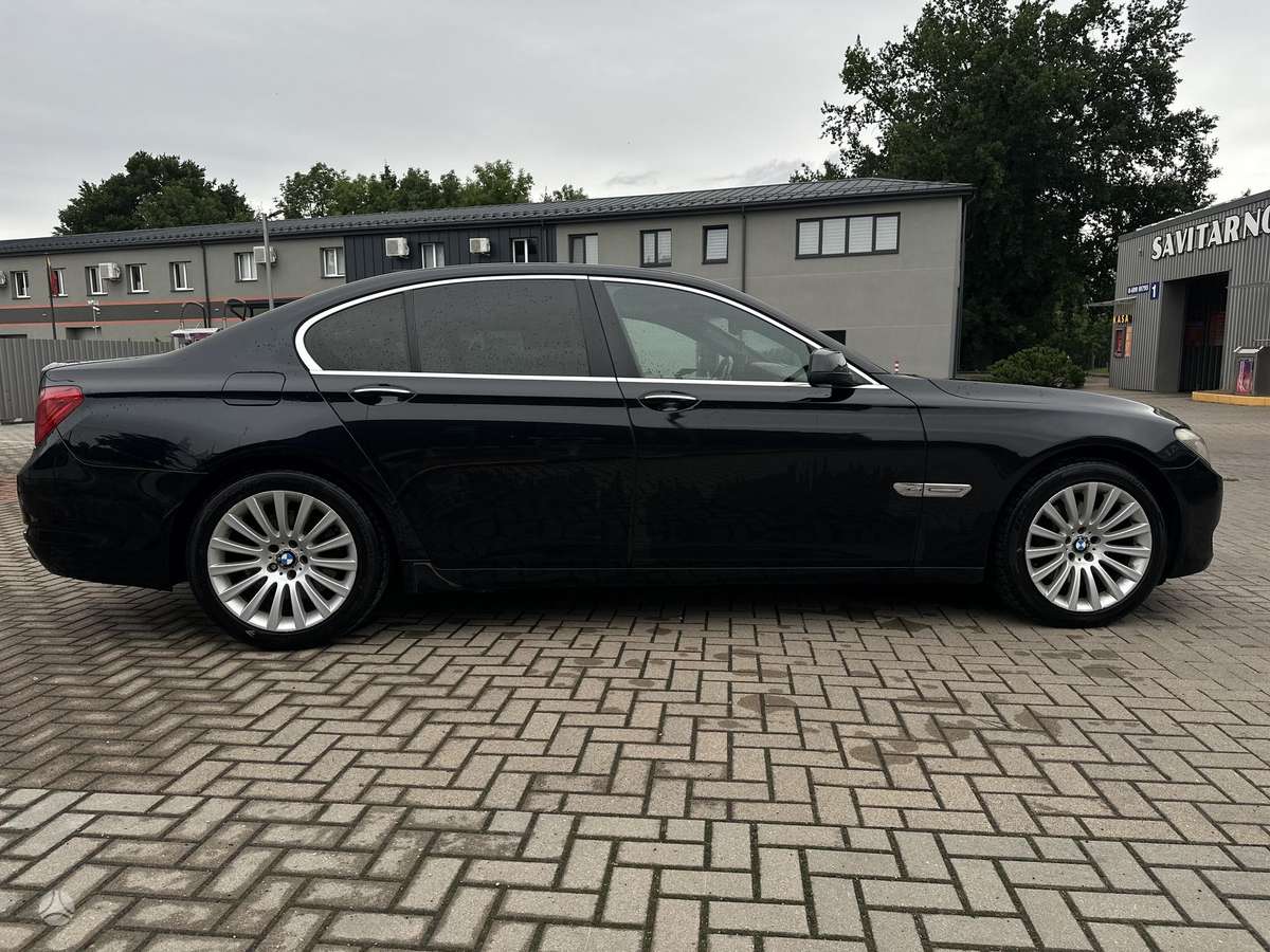 BMW 740, 3.0 l., Седан