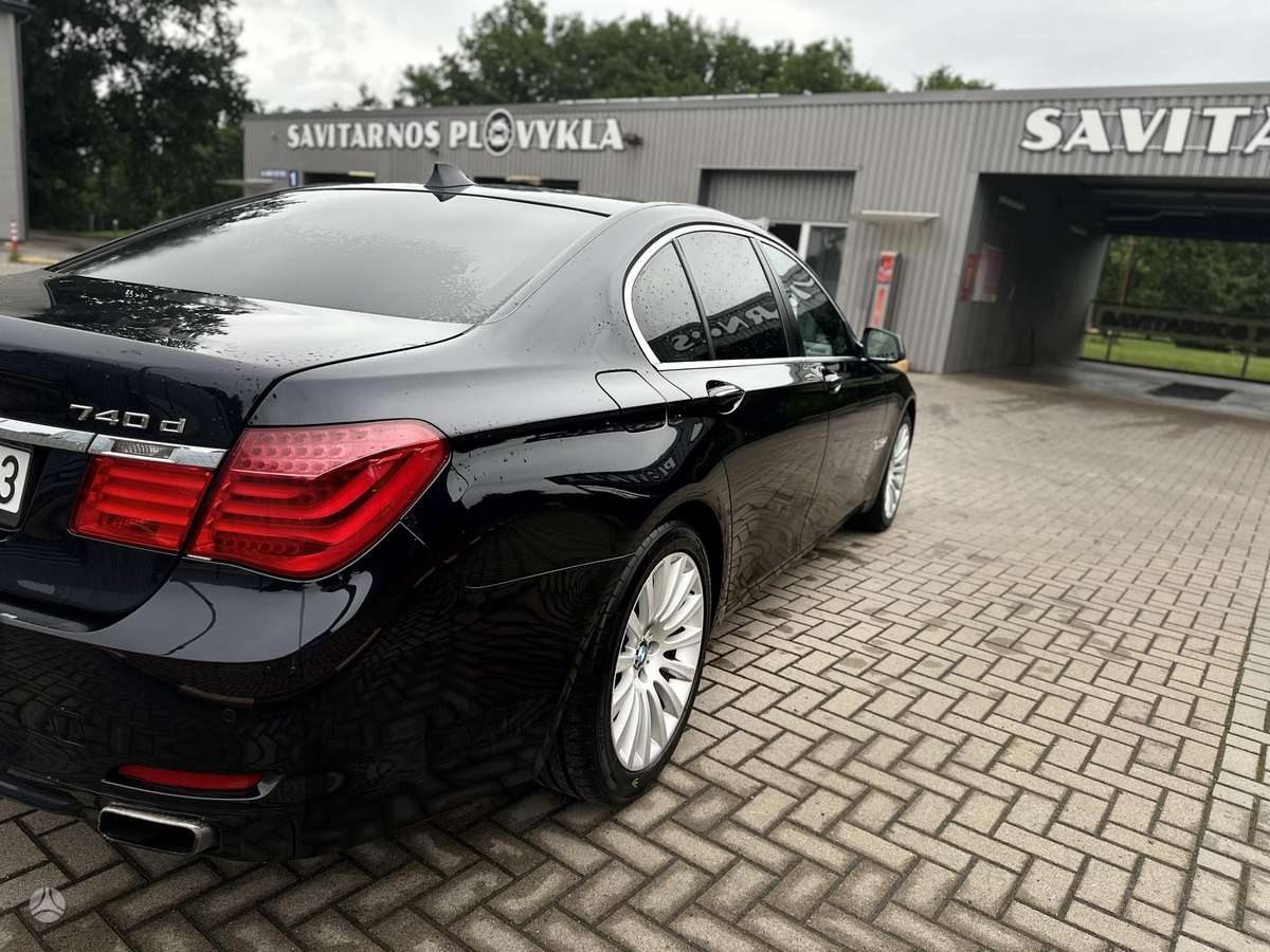 BMW 740, 3.0 l., Седан