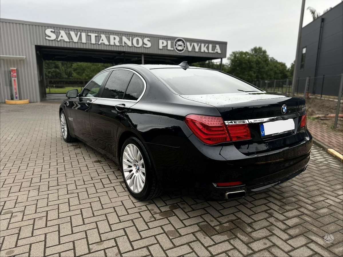 BMW 740, 3.0 l., Седан