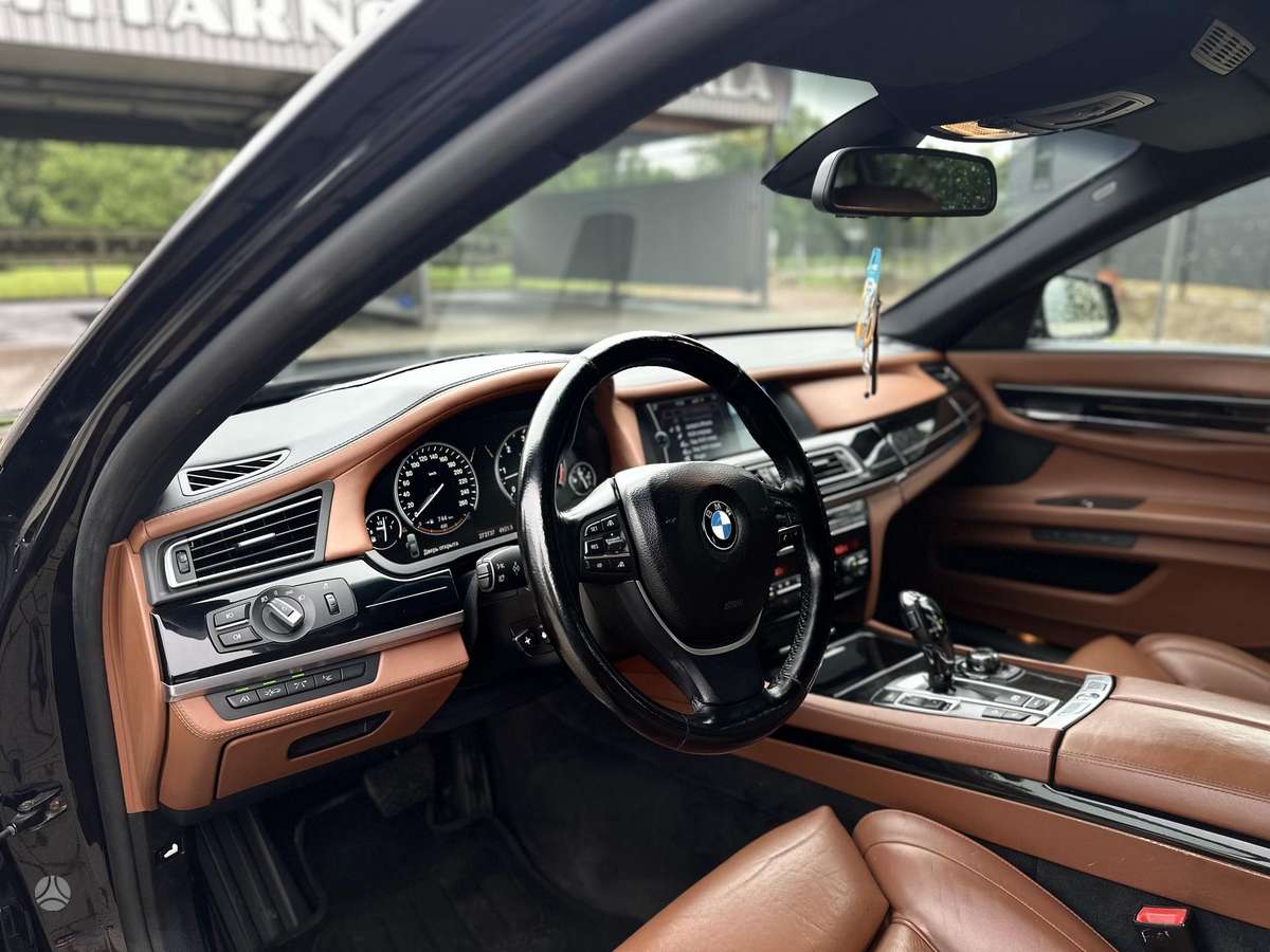 BMW 740, 3.0 l., Седан