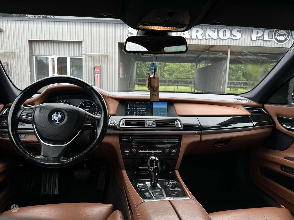 BMW 740, 3.0 l., Седан