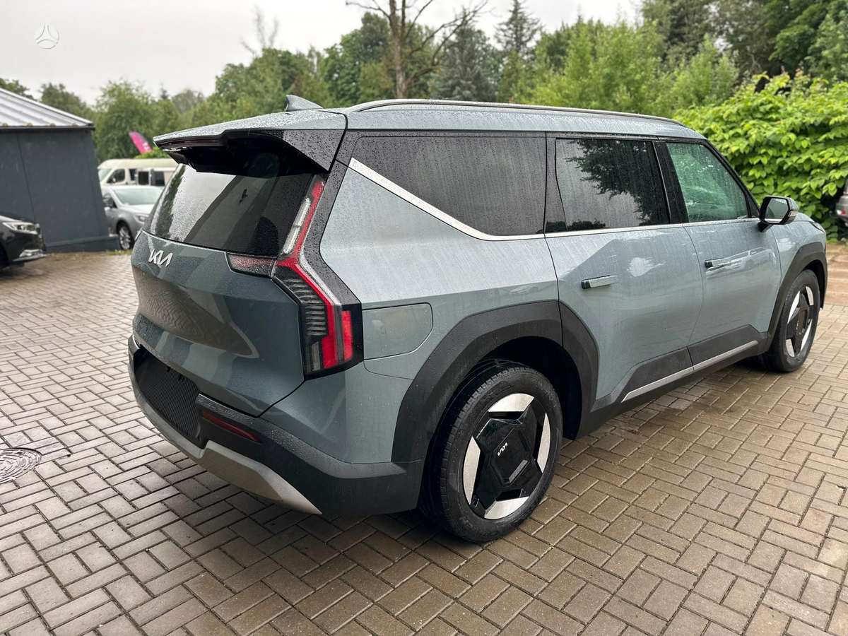 Kia EV9, 100 kWh, off-road / crossover