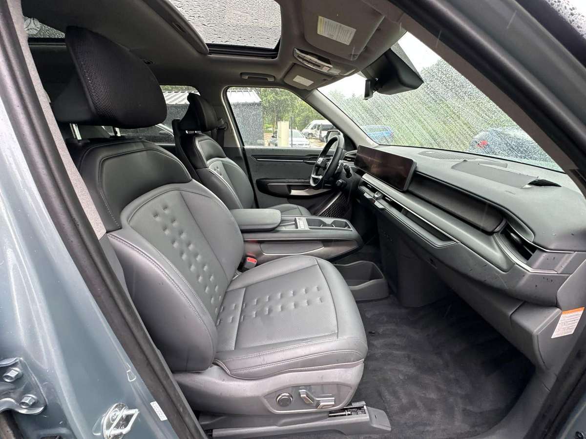 Kia EV9, 100 kWh, off-road / crossover