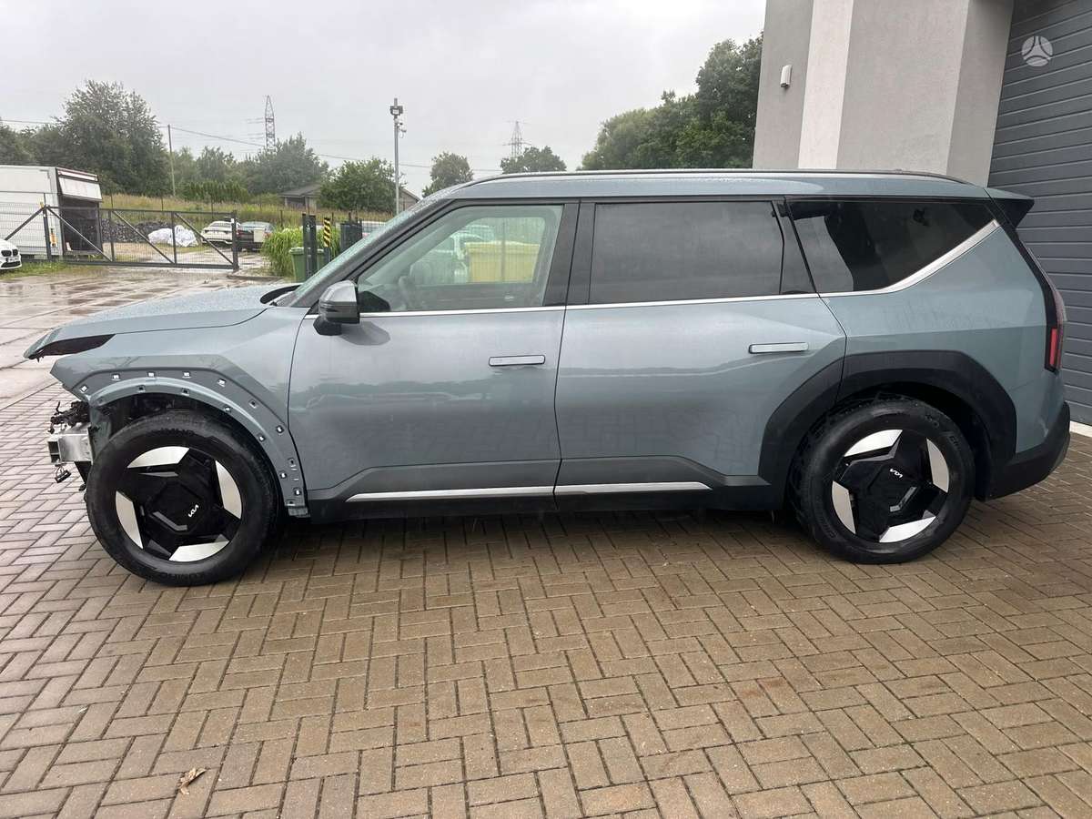 Kia EV9, 100 kWh, off-road / crossover