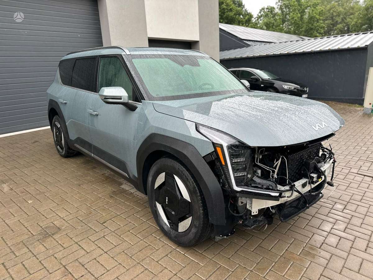 Kia EV9, 100 kWh, off-road / crossover