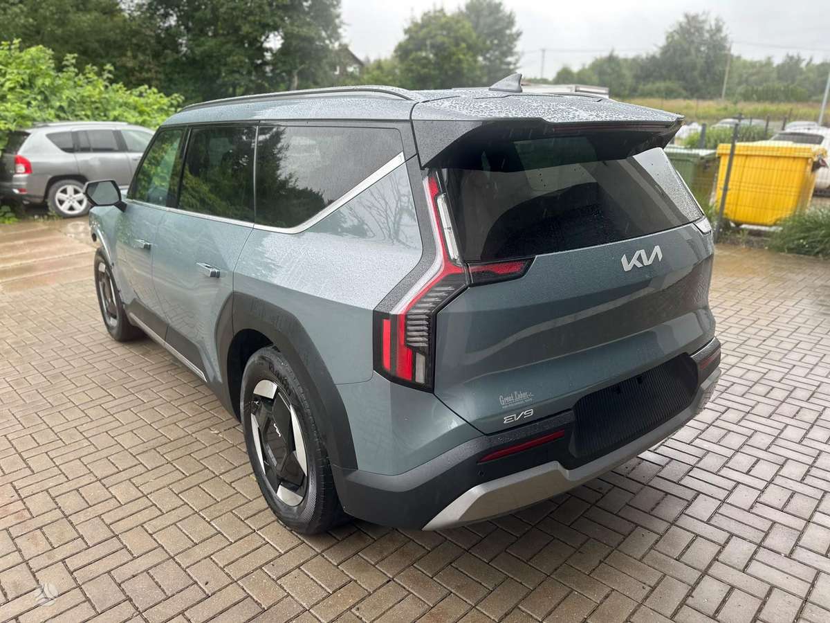 Kia EV9, 100 kWh, off-road / crossover